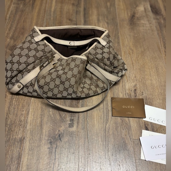 Gucci Abbey medium bag with Monogram Canvas - Picture 1 of 8
